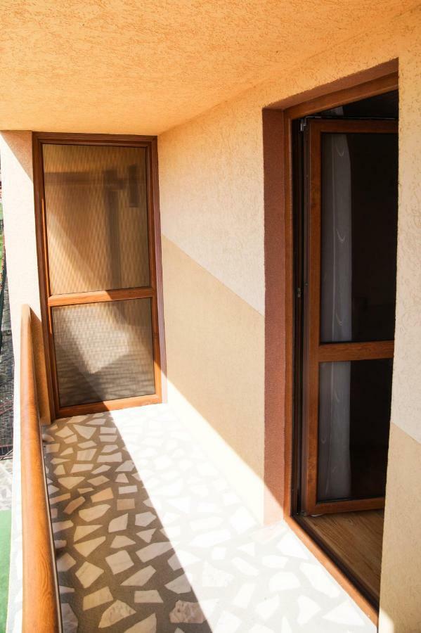 Hotel Pensiunea Nicol Valea Iasului Esterno foto