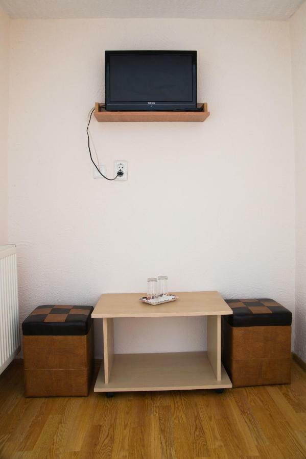 Hotel Pensiunea Nicol Valea Iasului Esterno foto
