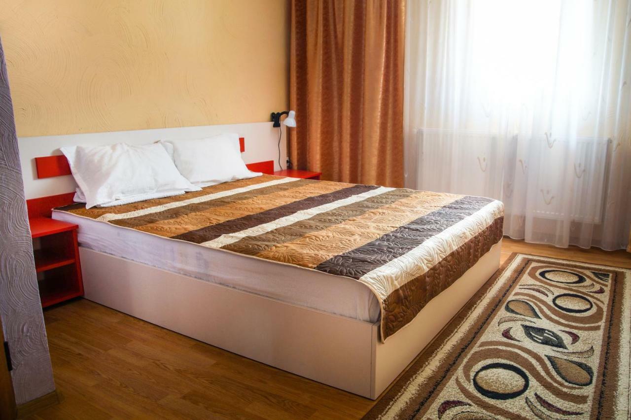 Hotel Pensiunea Nicol Valea Iasului Esterno foto