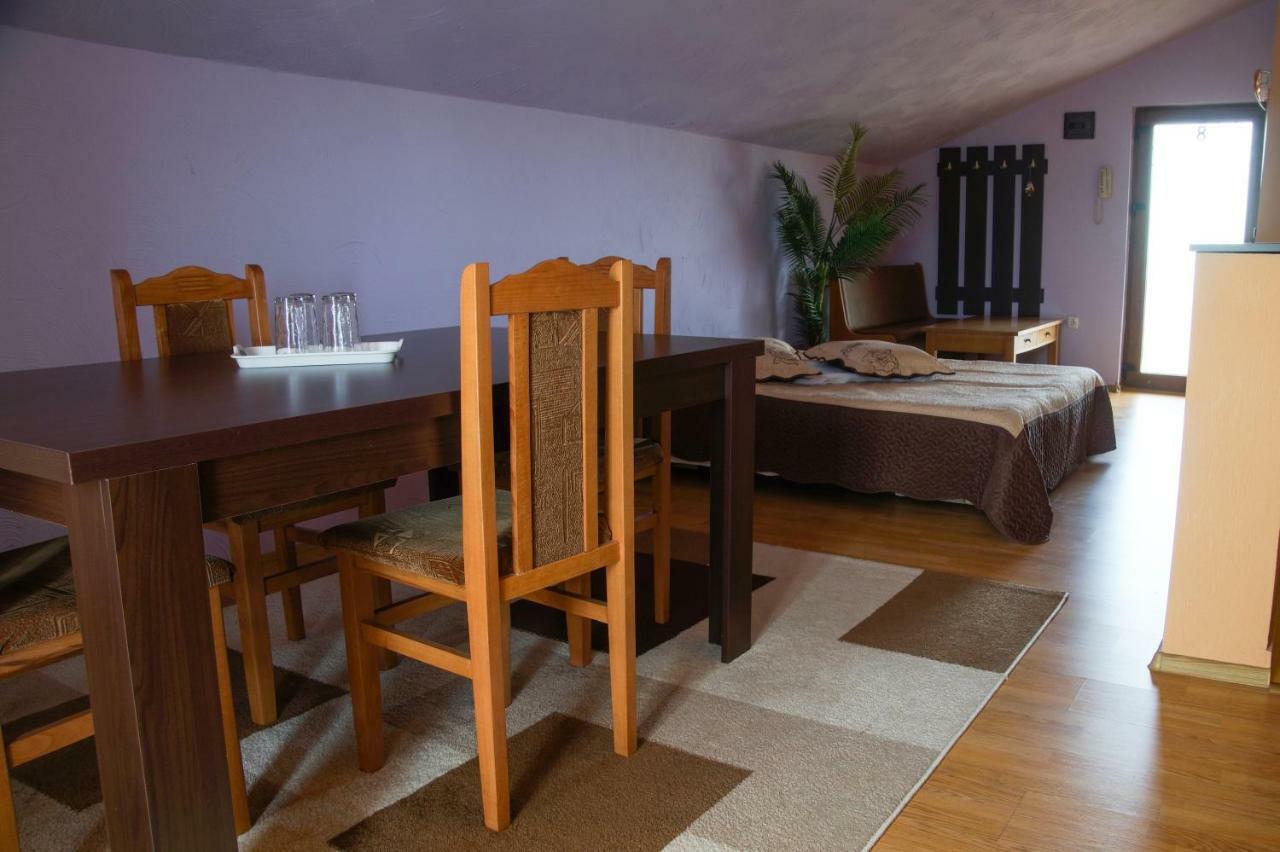 Hotel Pensiunea Nicol Valea Iasului Esterno foto
