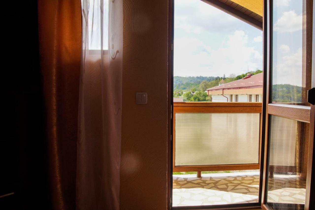 Hotel Pensiunea Nicol Valea Iasului Esterno foto