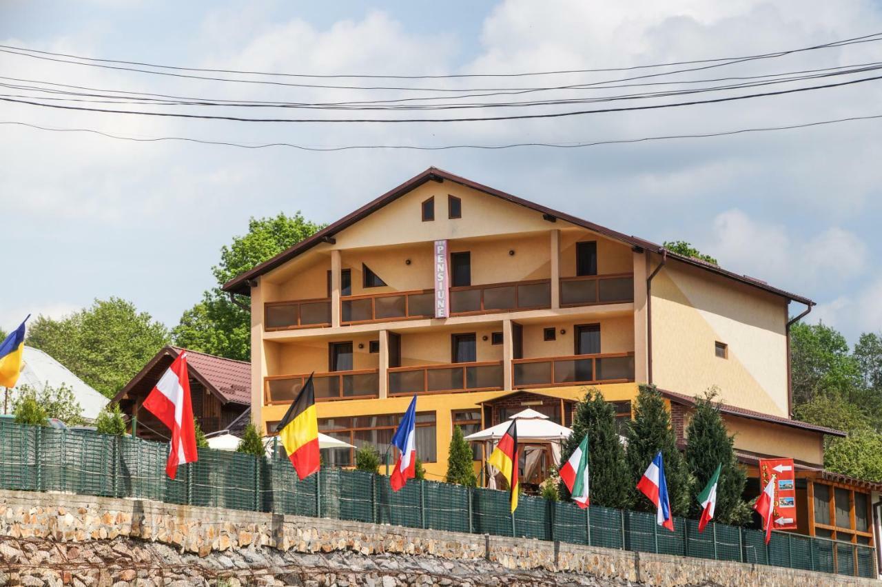 Hotel Pensiunea Nicol Valea Iasului Esterno foto