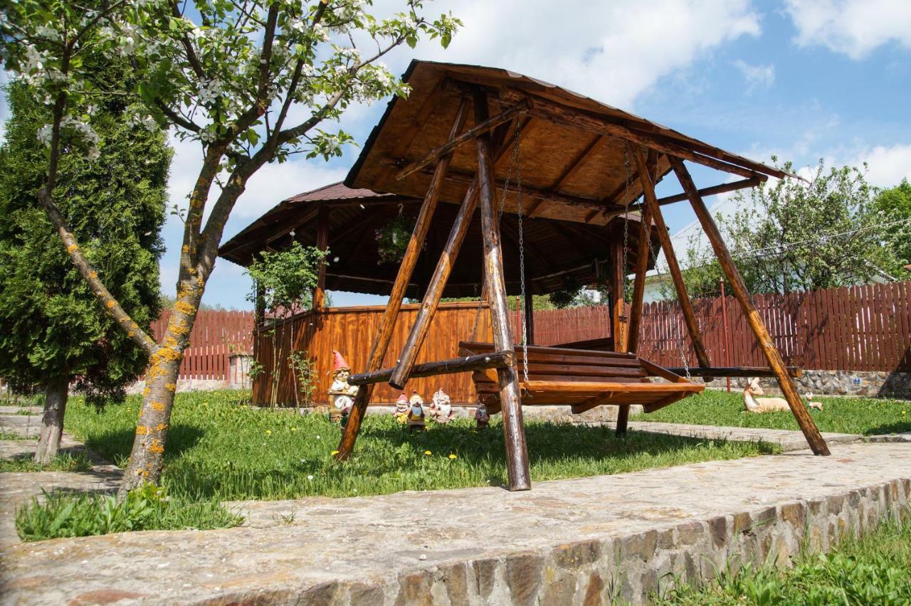 Hotel Pensiunea Nicol Valea Iasului Esterno foto