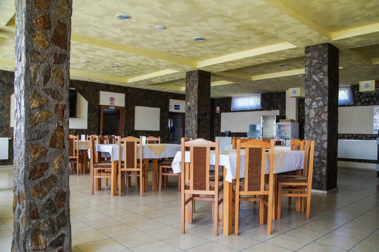 Hotel Pensiunea Nicol Valea Iasului Esterno foto