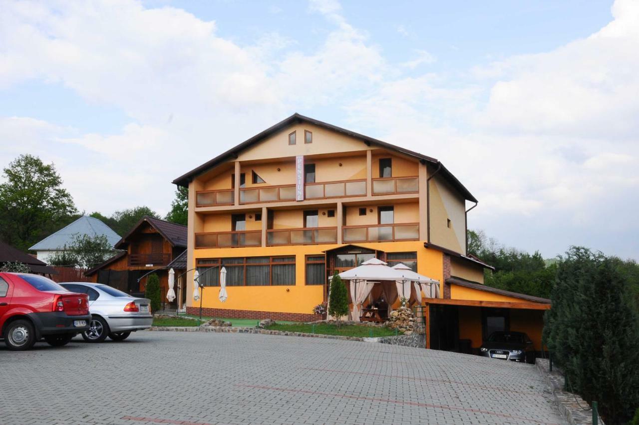 Hotel Pensiunea Nicol Valea Iasului Esterno foto