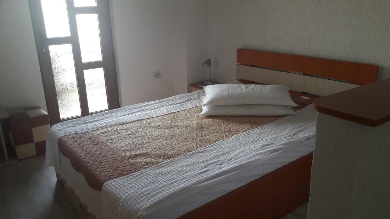 Hotel Pensiunea Nicol Valea Iasului Esterno foto