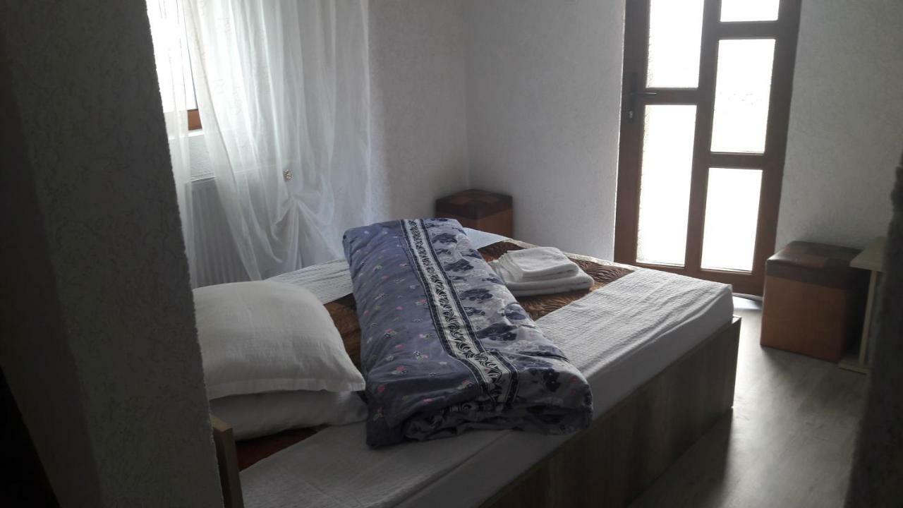 Hotel Pensiunea Nicol Valea Iasului Esterno foto
