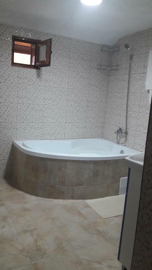 Hotel Pensiunea Nicol Valea Iasului Esterno foto